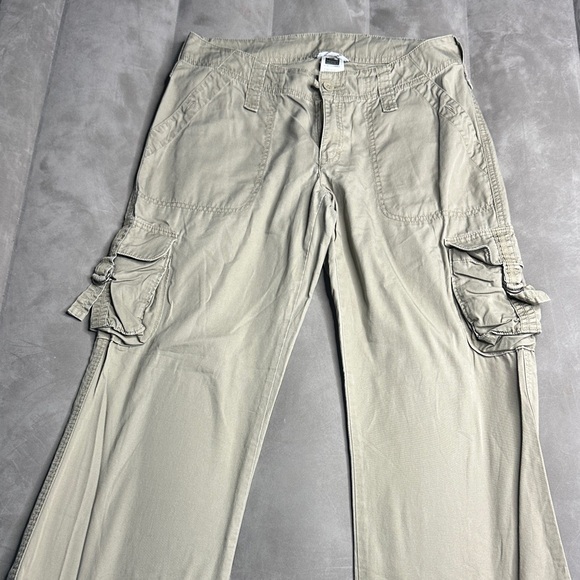 The North Face Women's (8) Wide Leg Cargo Pants - Beige‎ - Picture 1 of 13